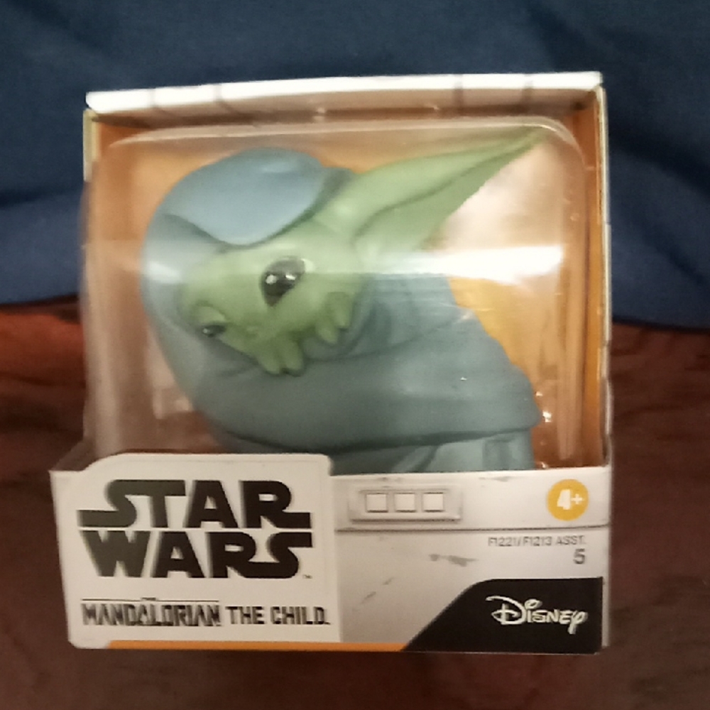 Star Wars Mandalorian The Child Toy - Green and Blue
